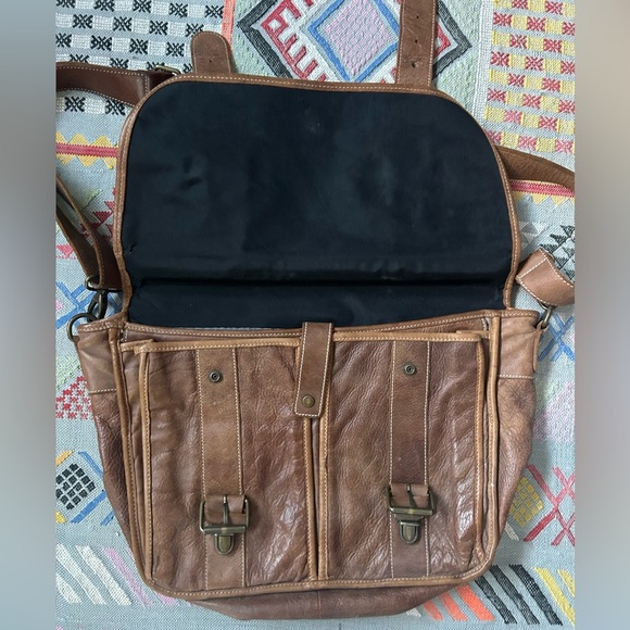 Roots tribe leather messengers crossbody bag - Picture 2 of 9